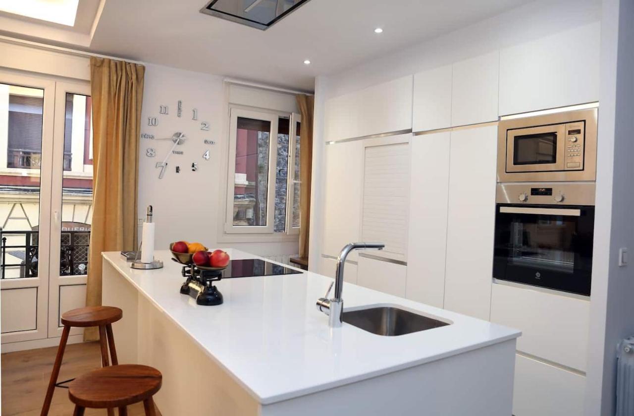 Piso Reformado A 2 Min Del Casco Viejo Con Garaje Gratis Apartment Bilbao Luaran gambar